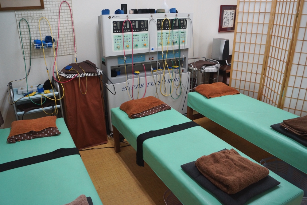 平良接骨院　施術室